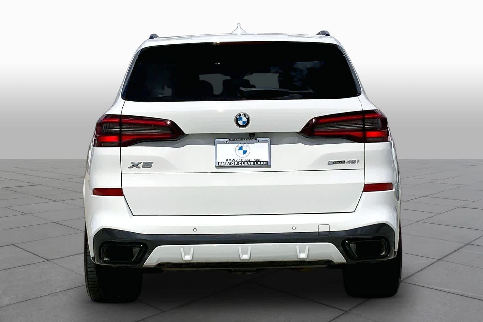 Used 2023 Alpine White BMW sDrive40i image 4