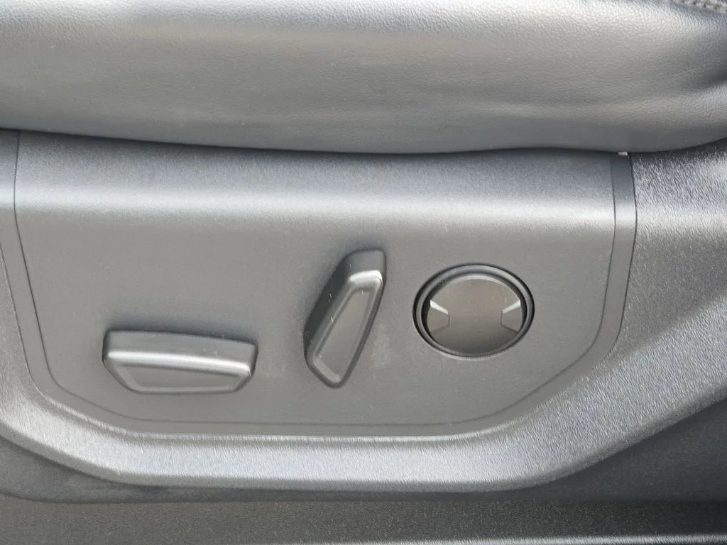 Used 2024 Black Ford XLT image 23