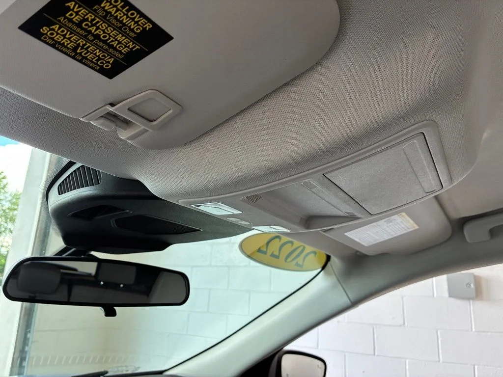 Used 2022 Blue Ford SE image 18