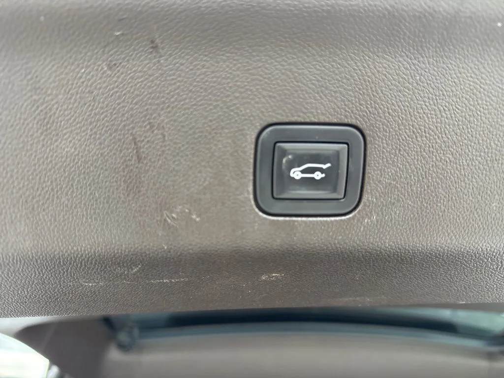 Used 2021 Gray GMC Denali image 28
