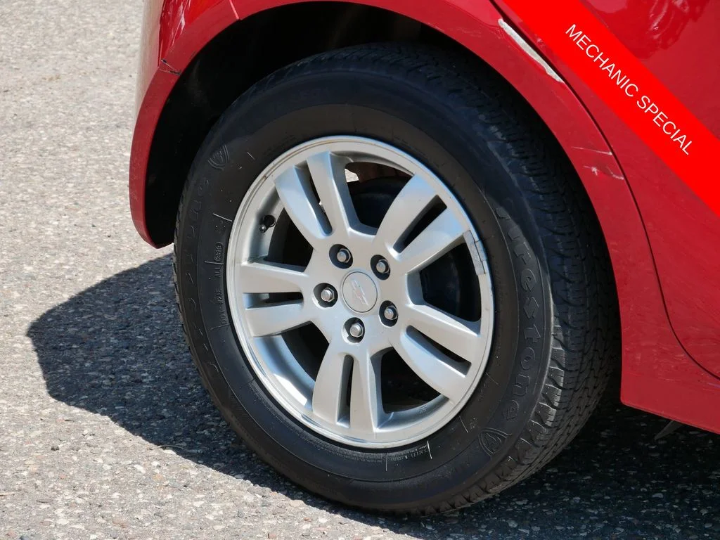Used 2013 Red Chevrolet LT image 7
