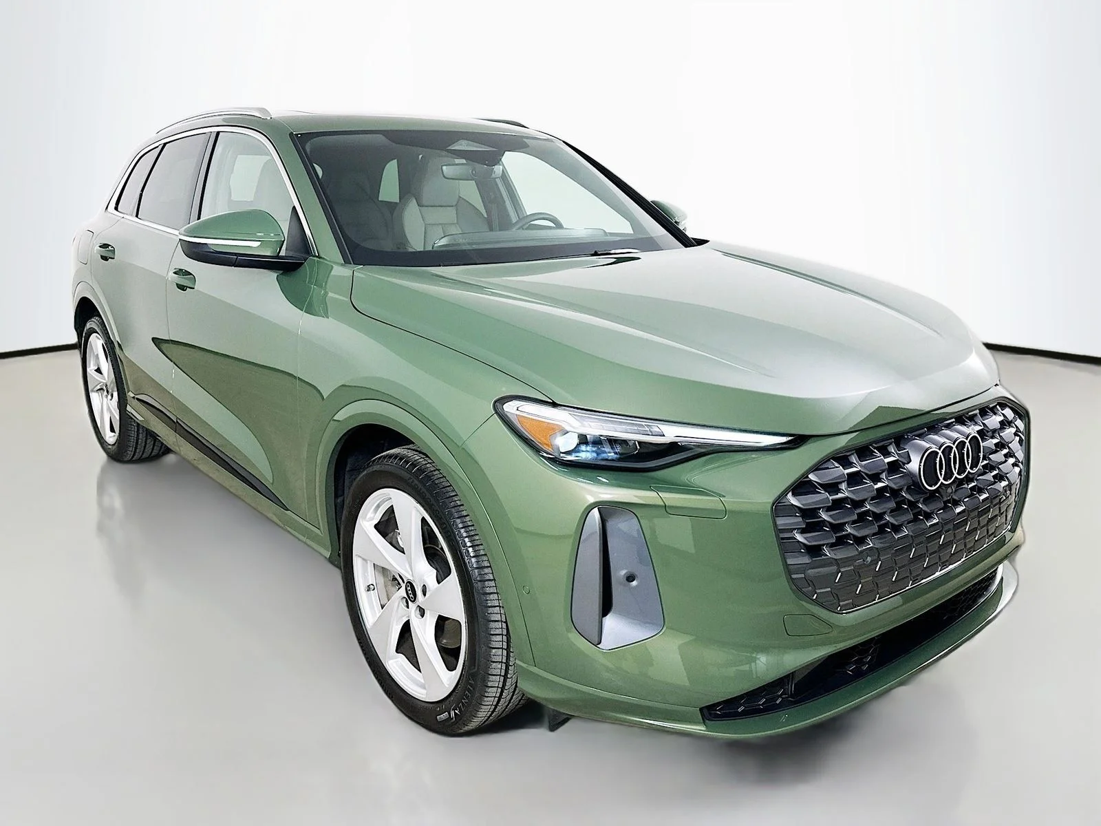 Used 2025  Audi  image 3