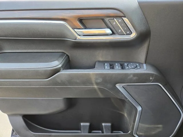 Used 2025 Titanium Rush Metallic GMC SLT image 36