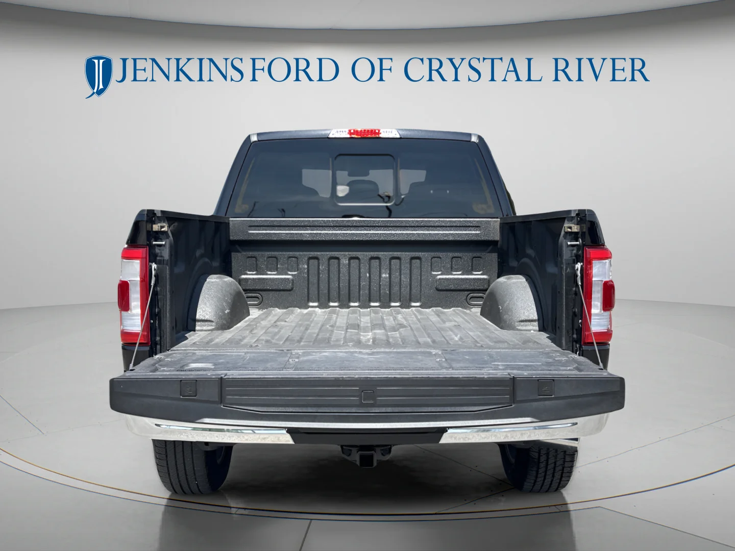 Used 2022 Agate Black Metallic Ford LARIAT image 6