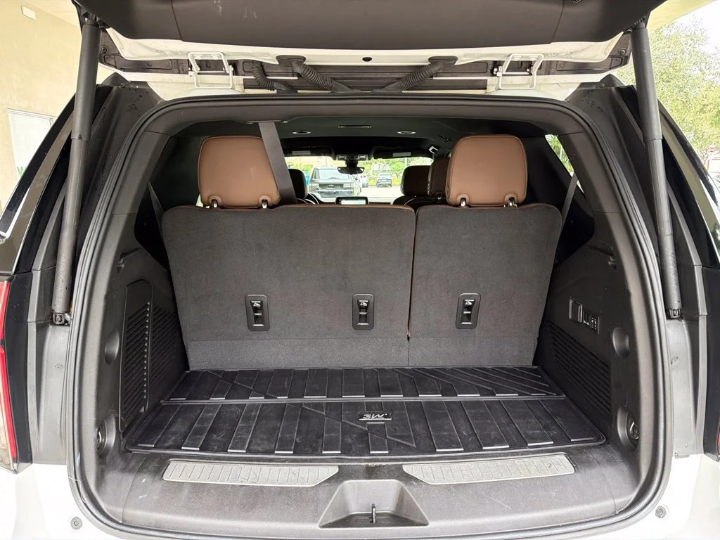 Used 2022 White Chevrolet High Country image 35