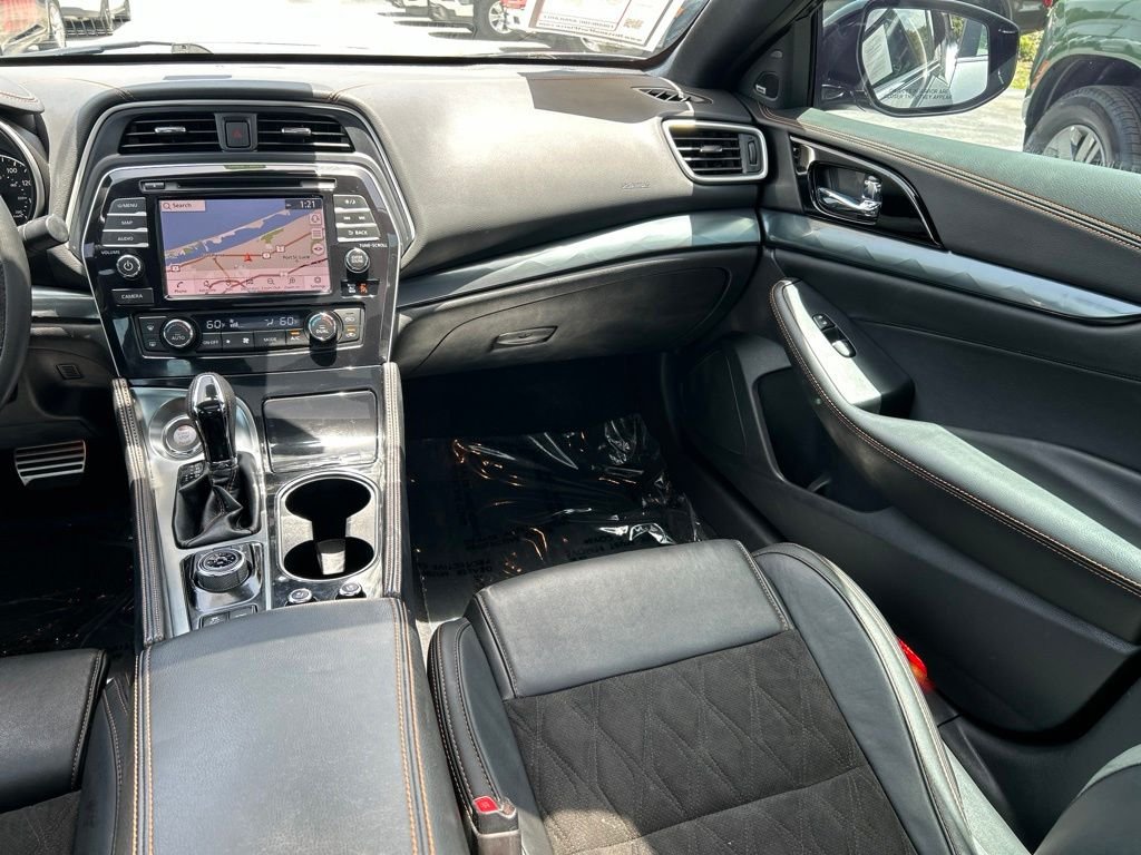 Used 2023 Gray Nissan SR image 13