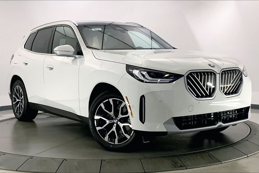 Used 2026 Alpine White BMW  image 1