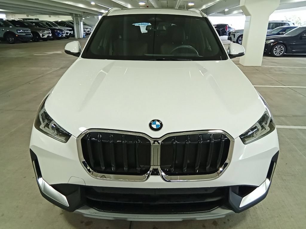 Used 2023 Alpine White BMW xDrive28i image 2