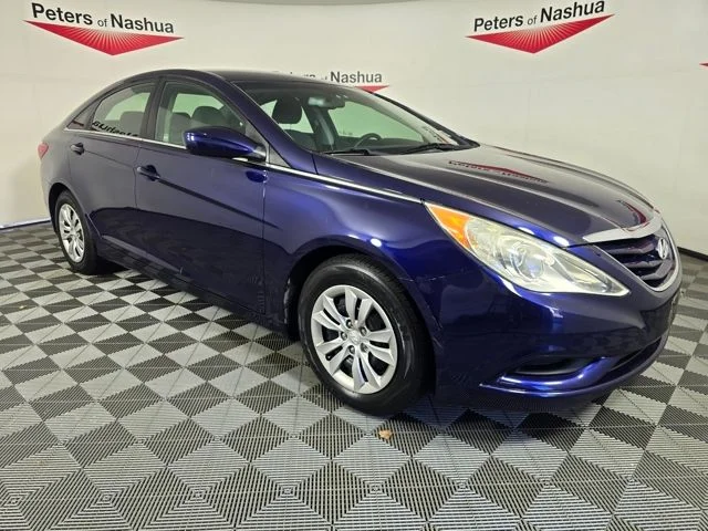 Used 2013 Blue Hyundai GLS image 1