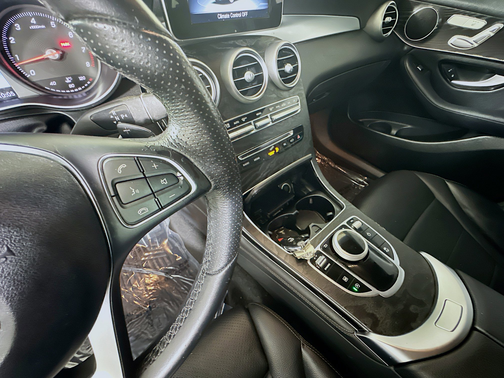 Used 2017 White Mercedes-Benz GLC 300 image 22