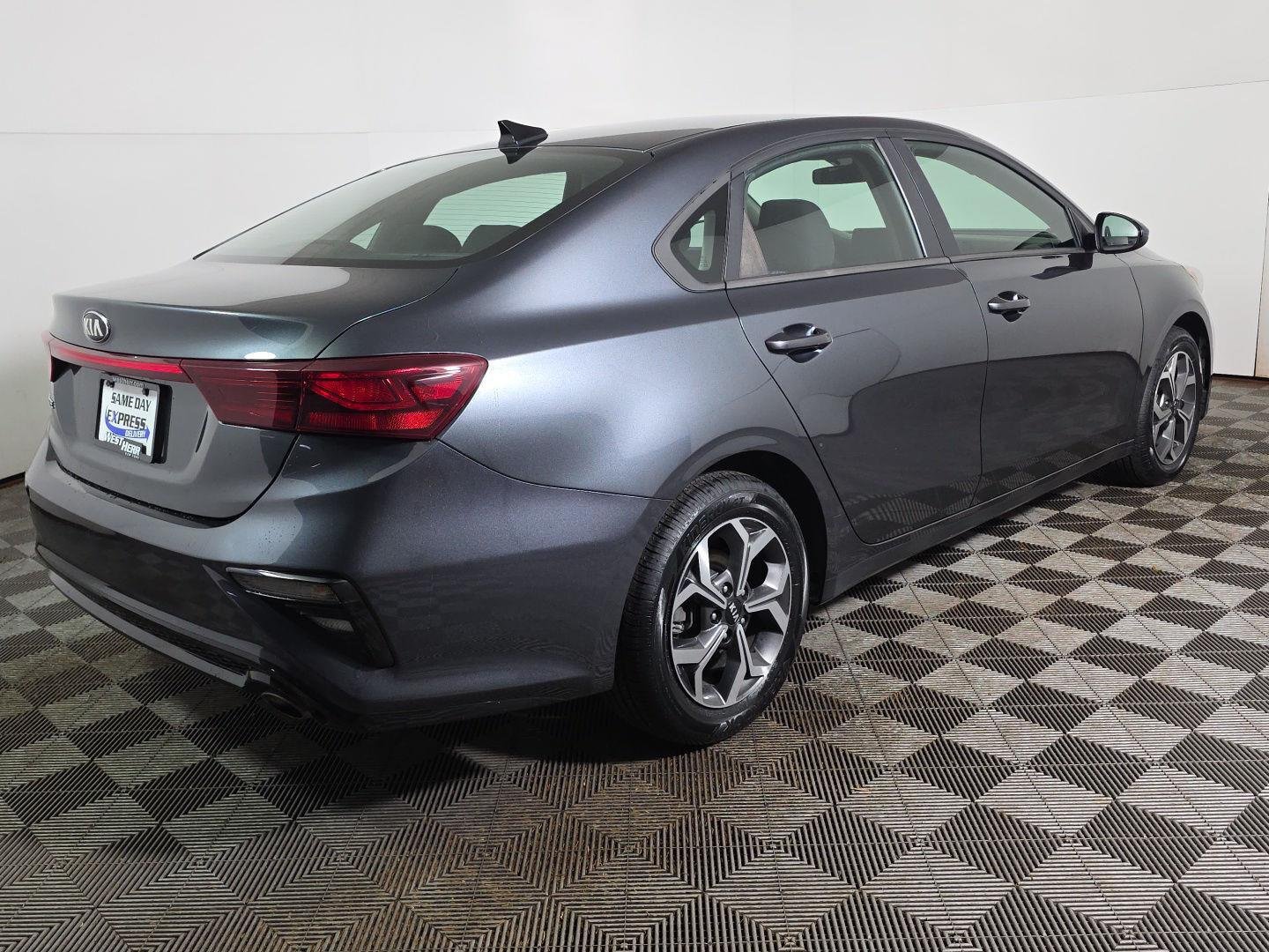 Used 2020 Gravity Gray Kia LXS image 9