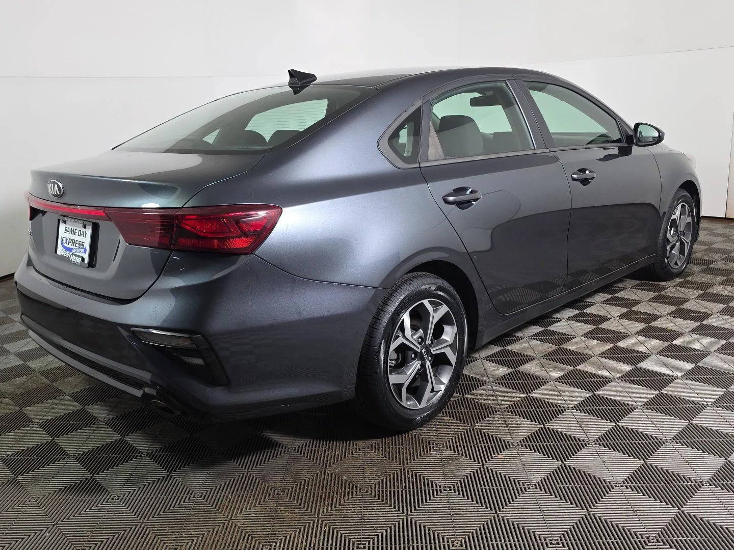 Used 2020 Gravity Gray Kia LXS image 9