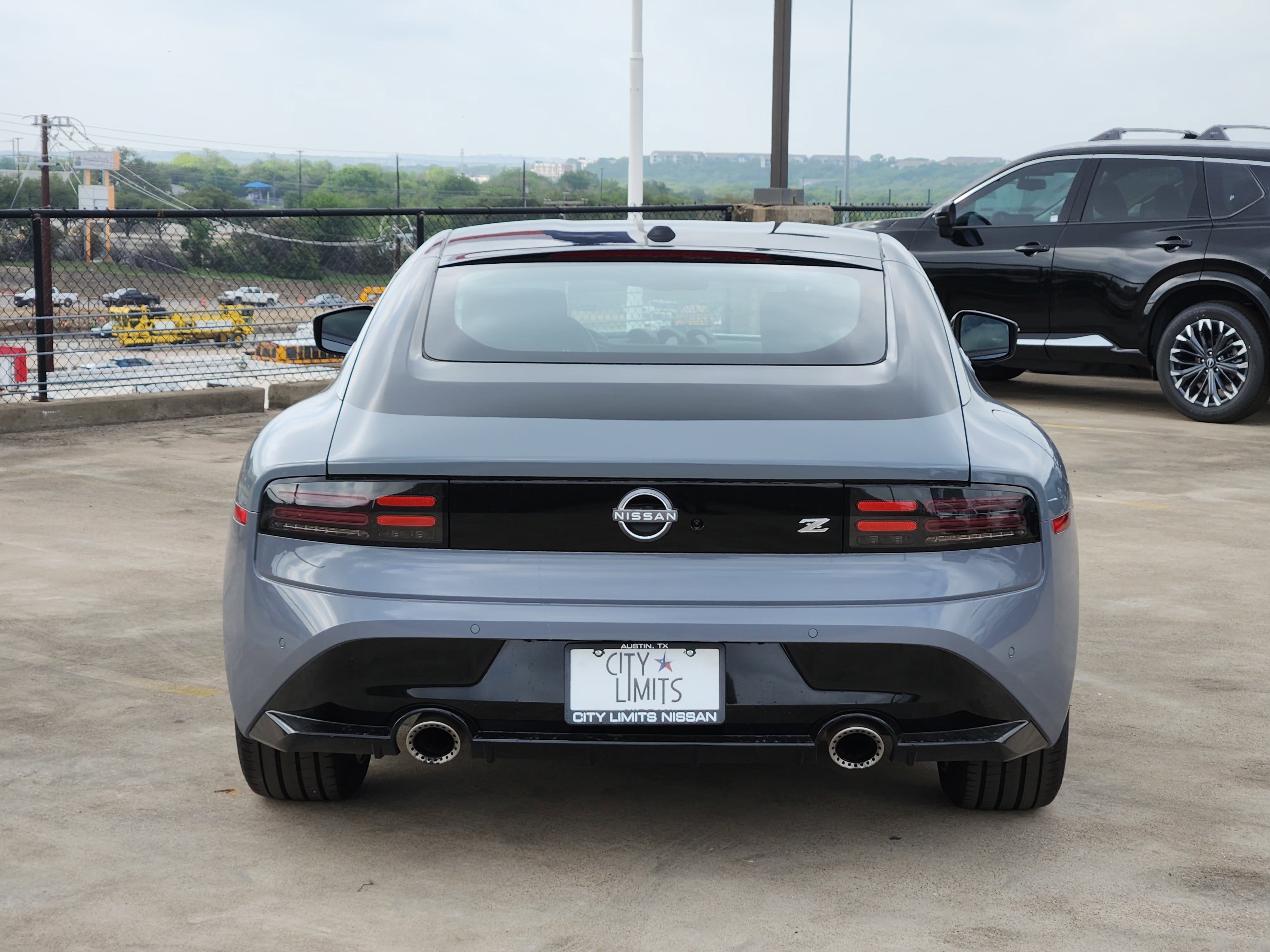 New 2026 Boulder Gray Pearl / Super Black Two-tone Nissan Sport image 6