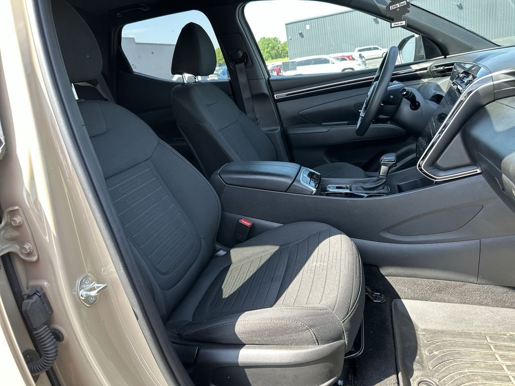 Used 2024 Beige Hyundai SEL image 31