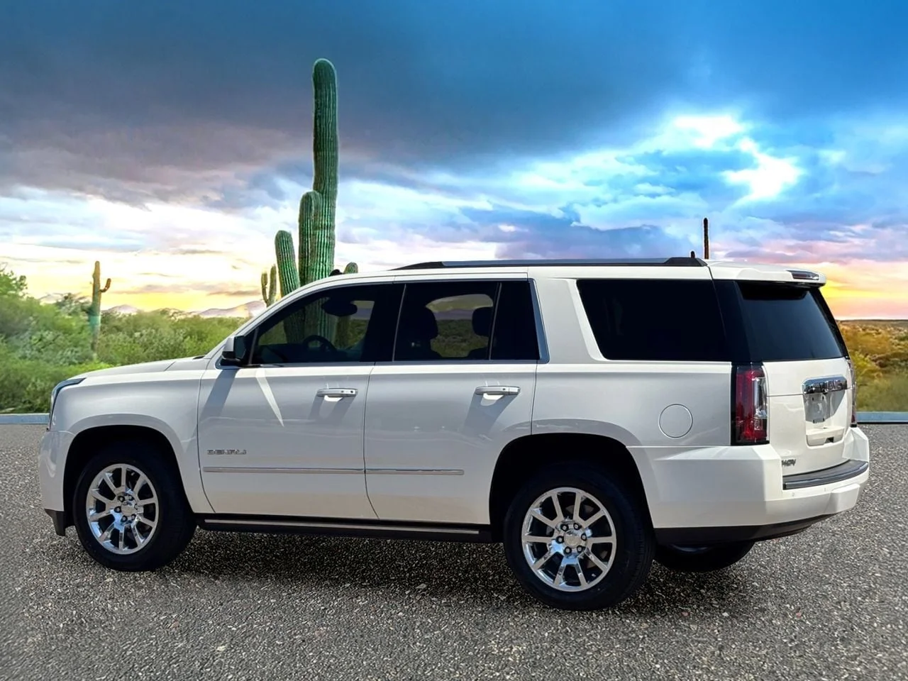 Used 2015 White Diamond Clearcoat GMC Denali image 4