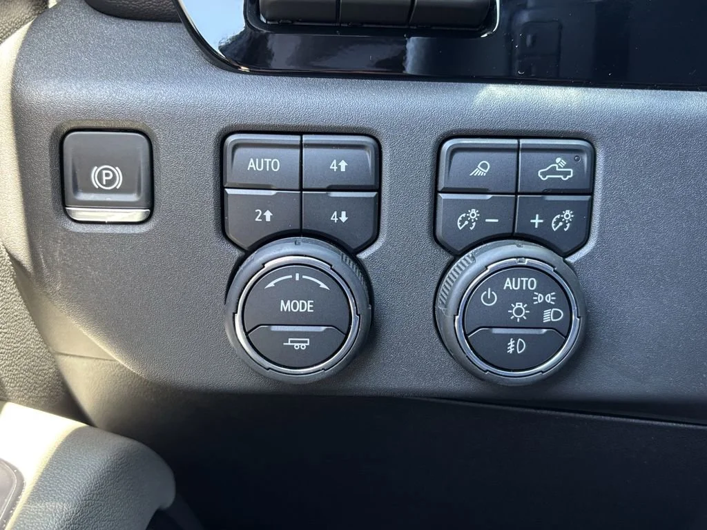 Used 2025 Black Chevrolet ZR2 image 24