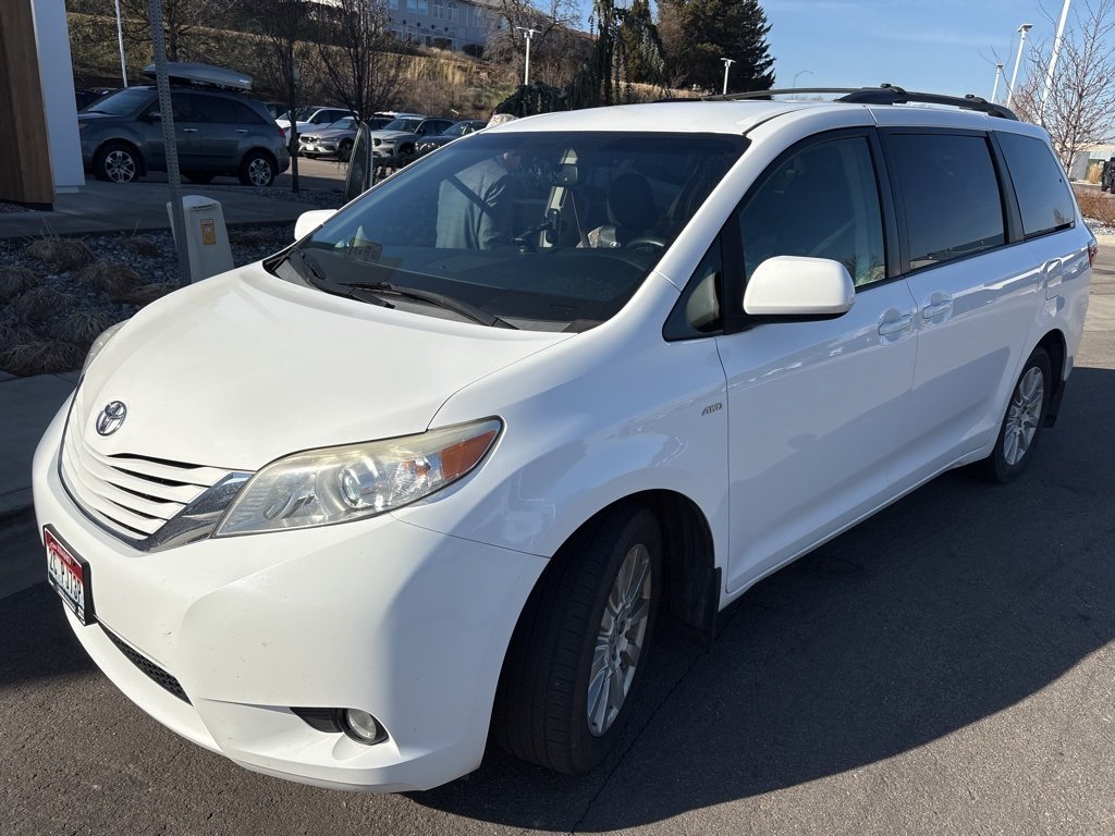 2017 Toyota Sienna LE