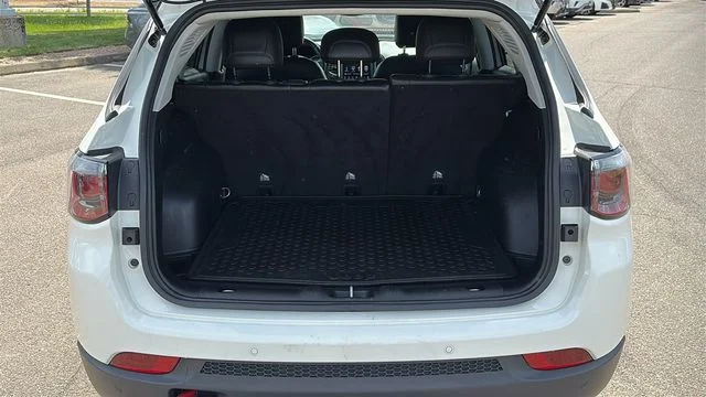 Used 2021 White Jeep Trailhawk image 25