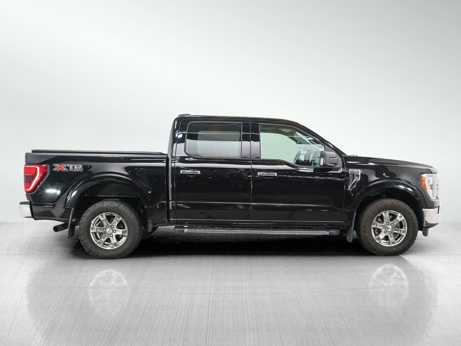 Used 2021 AGATE BLACK METALLIC Ford  image 7