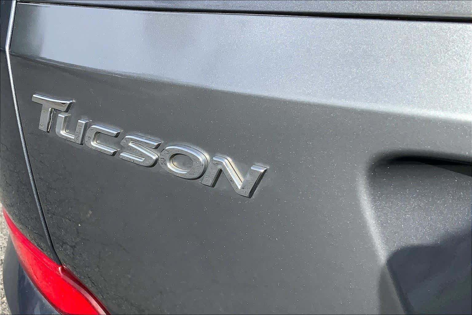 Used 2017 Coliseum Grey Hyundai SE image 10