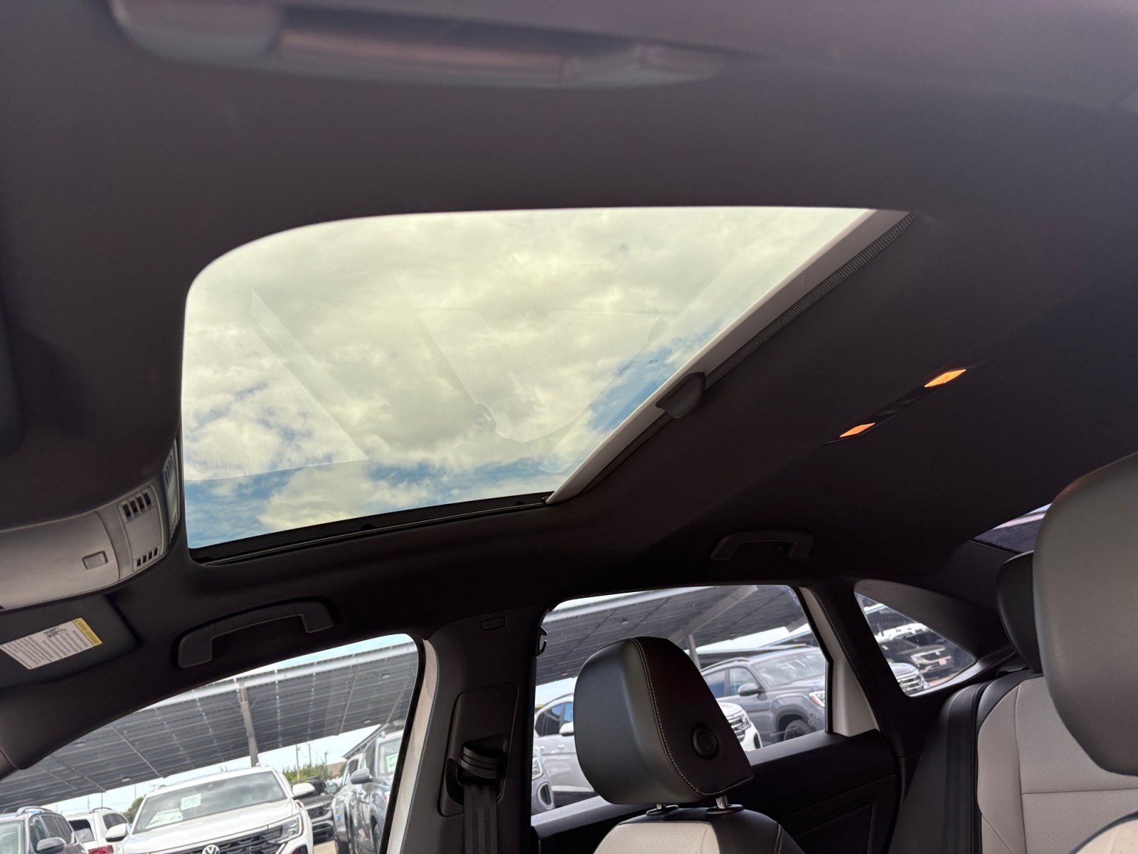 Used 2019 Pure White Volkswagen R-Line image 18