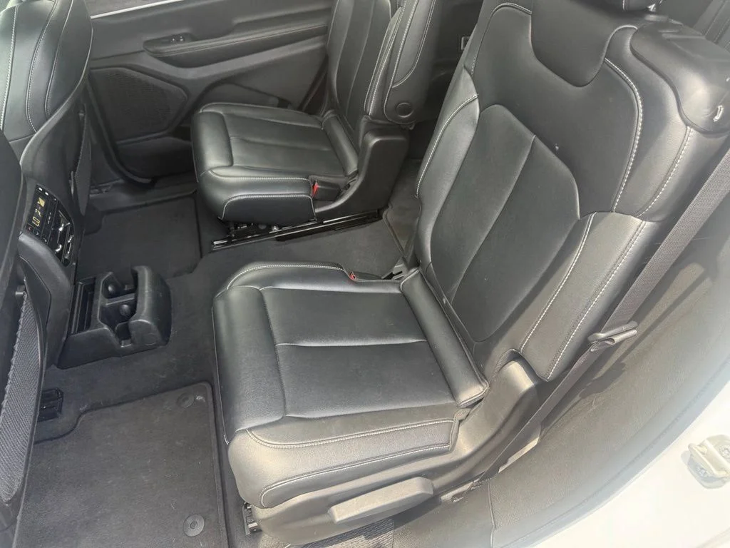 Used 2023 White Jeep Limited image 34