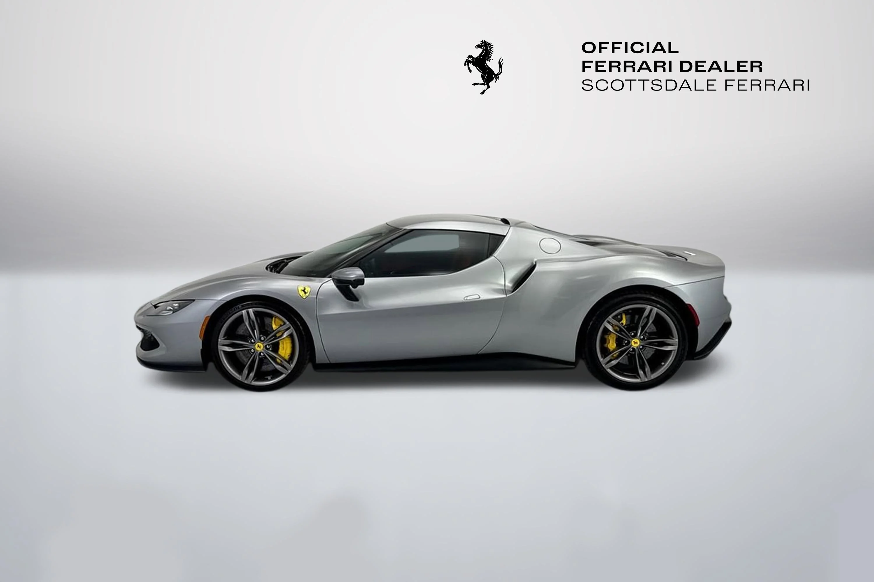 Used 2024 Grigio Titanio Metall Ferrari  image 8