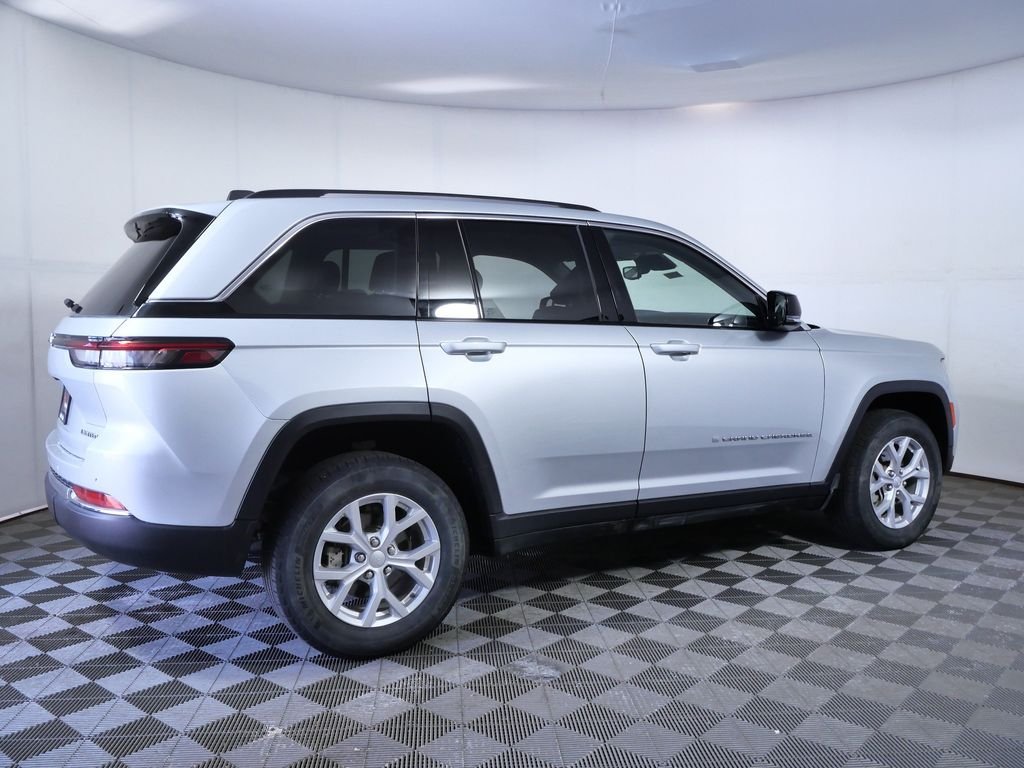 Used 2023 Silver Jeep Limited image 8