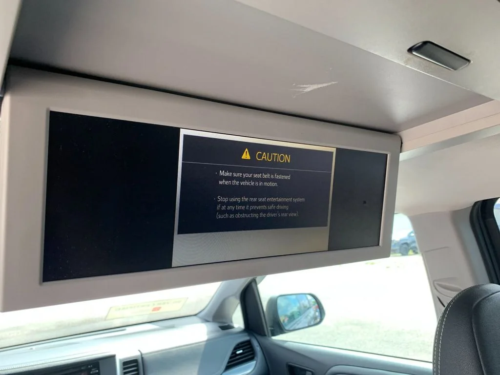 Used 2018 Gray Toyota SE Premium image 18
