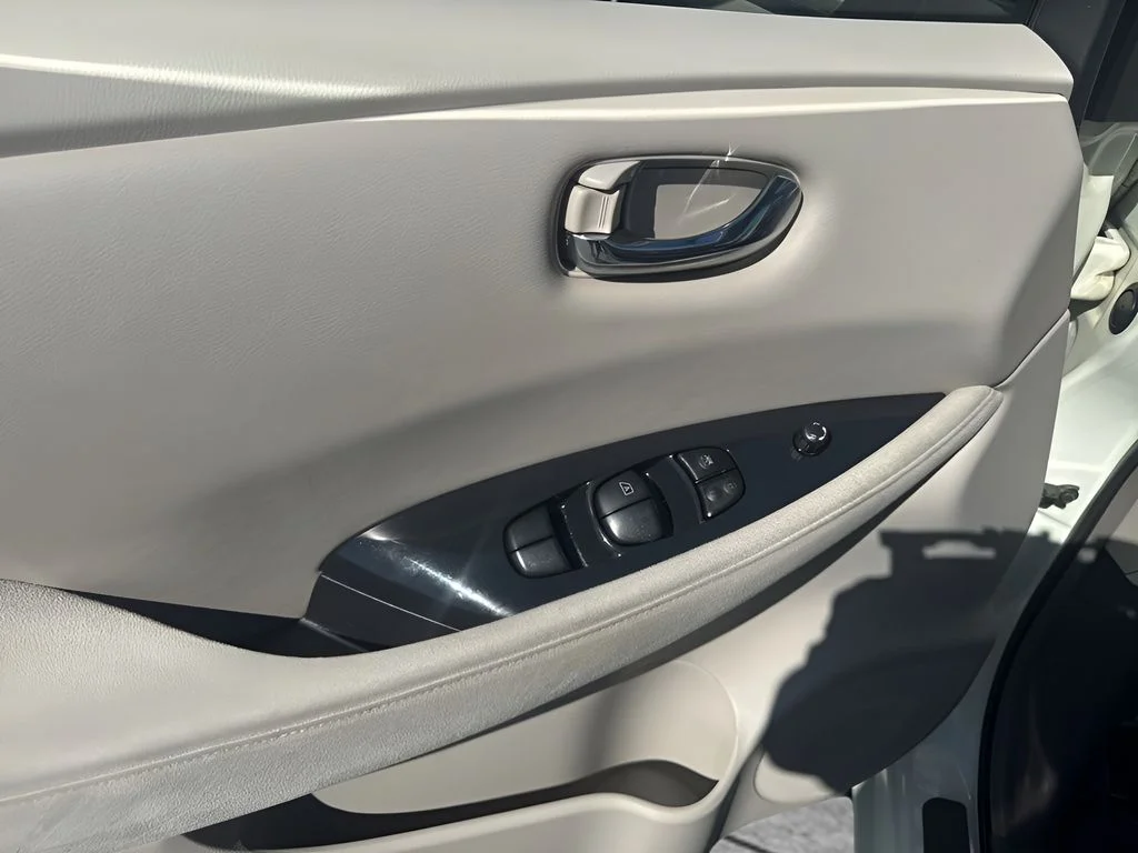 Used 2012 White Nissan SV image 24