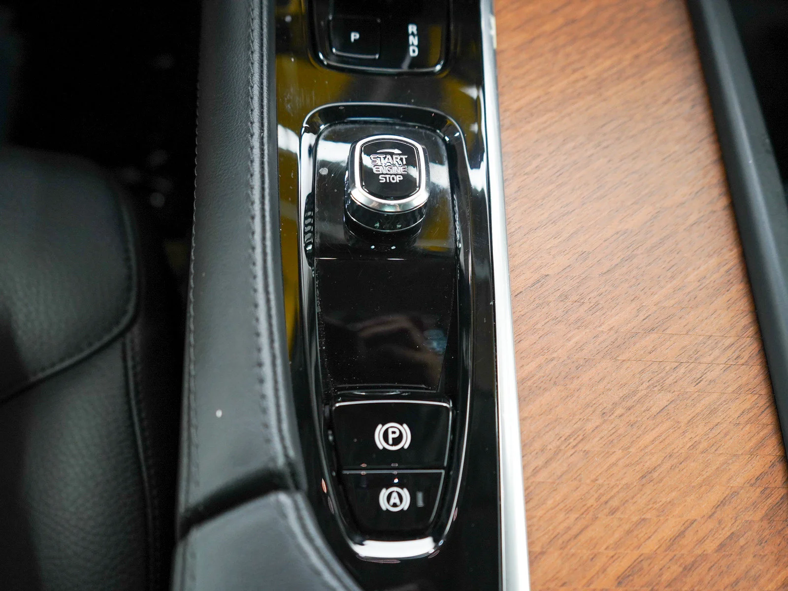 Used 2023 Silver Volvo Plus image 24