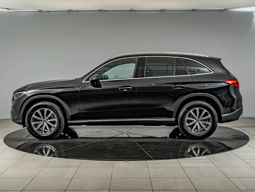 Used 2026 Black Mercedes-Benz GLC 300 image 8