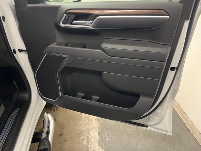Used 2026 White Chevrolet LT image 27