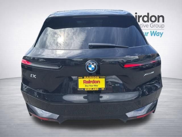 Used 2022 Black Sapphire Metallic BMW xDrive50 image 6