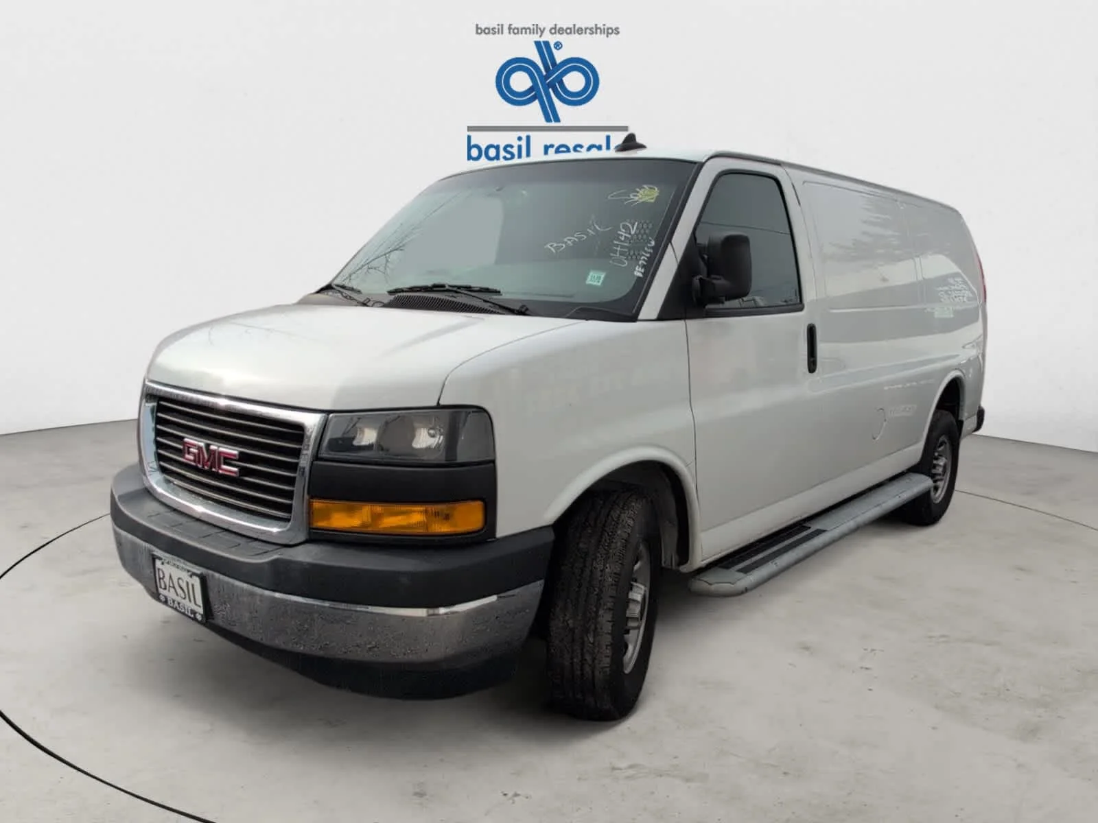Used 2023 Summit White GMC  image 3
