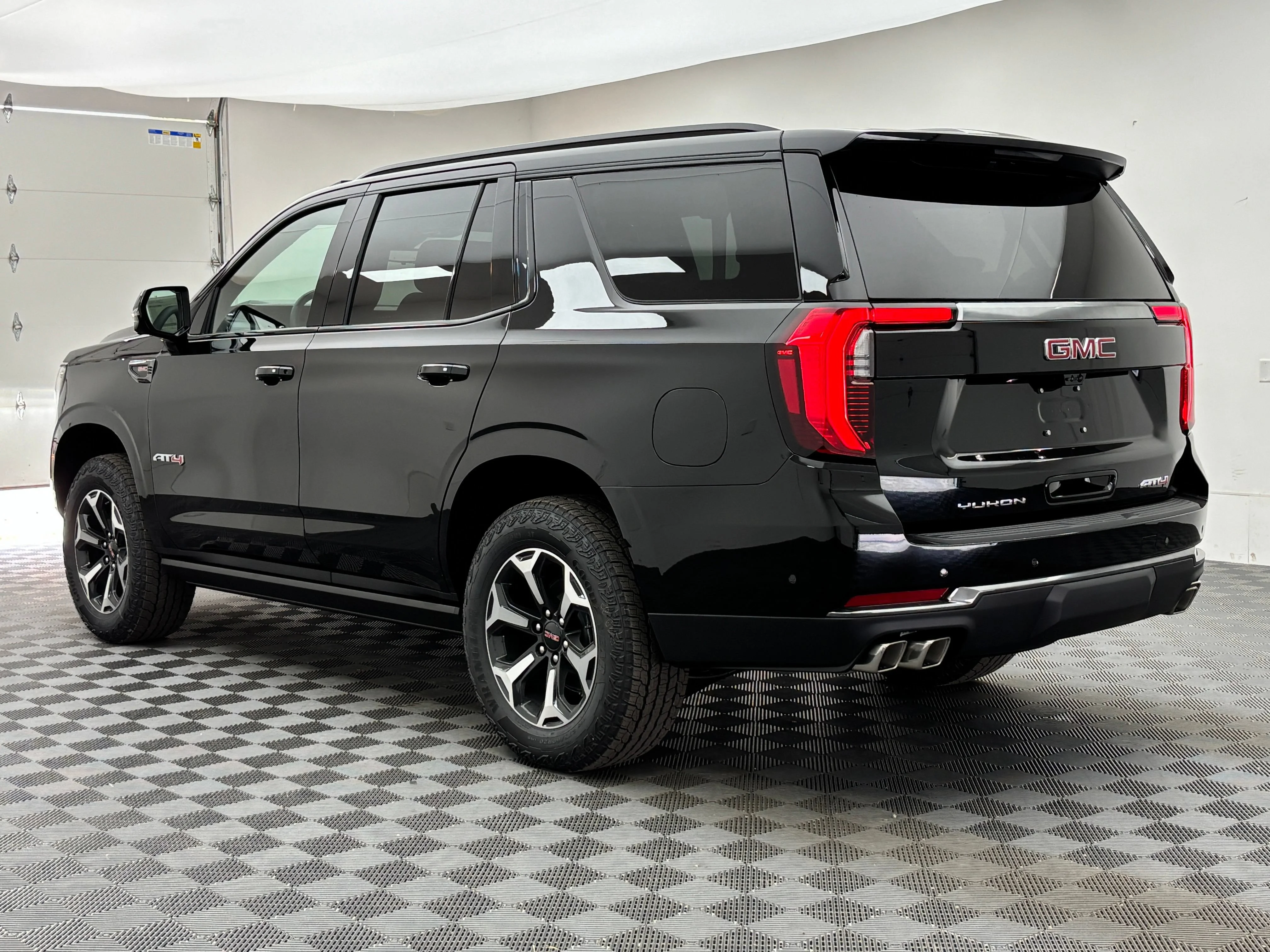 2026 GMC Yukon AT4 - Photo 15