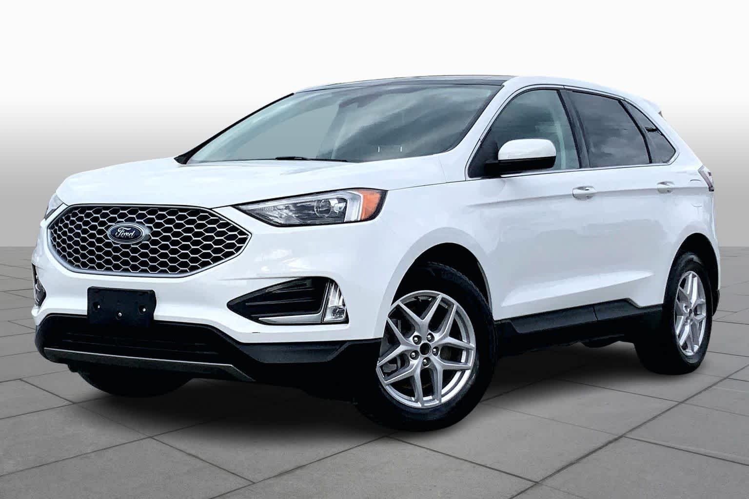 Certified Used 2024 Oxford White Ford SEL image 2