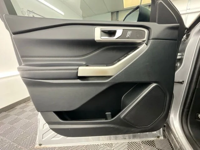 Used 2020 Silver Ford XLT image 13