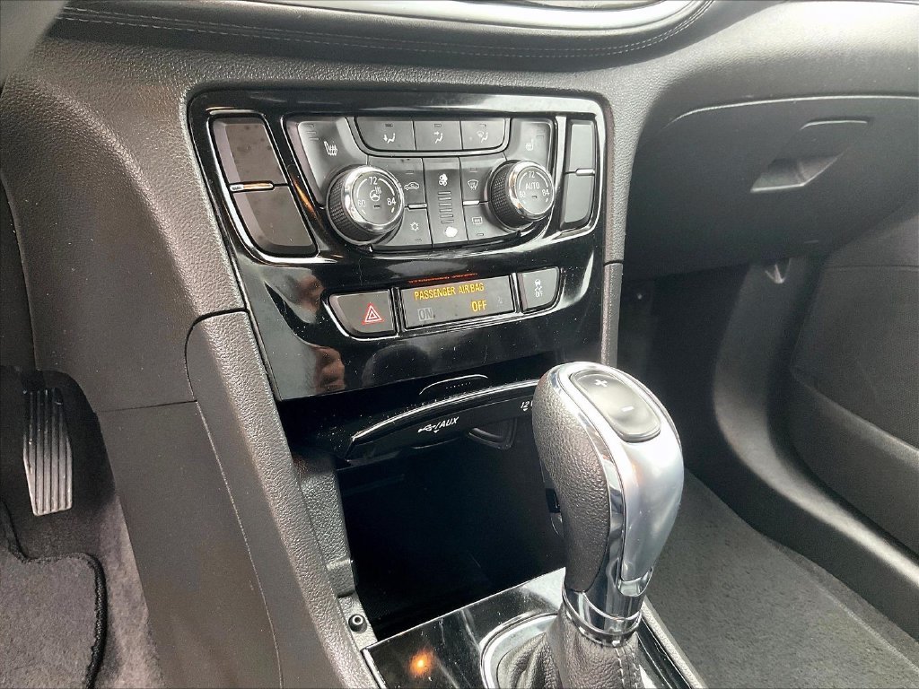 Used 2017 White Buick Essence image 26