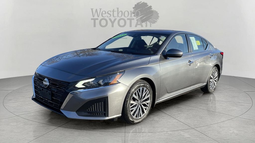 Used 2023 Gray Nissan 2.5 SV image 3