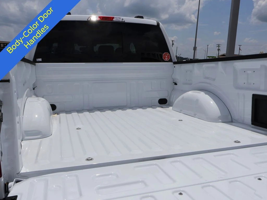 New 2026 Oxford White Ford XLT image 16
