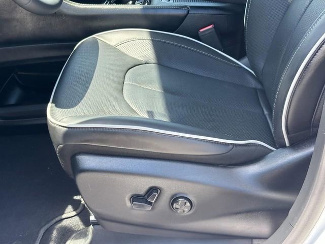 Used 2026 White Chrysler Limited image 16