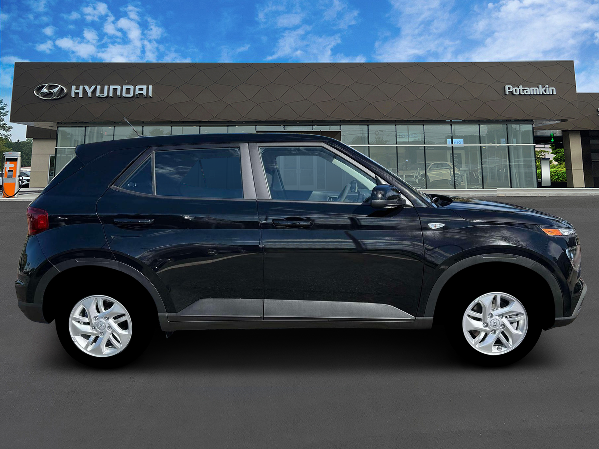 New 2026 Onyx Black Hyundai SE image 9