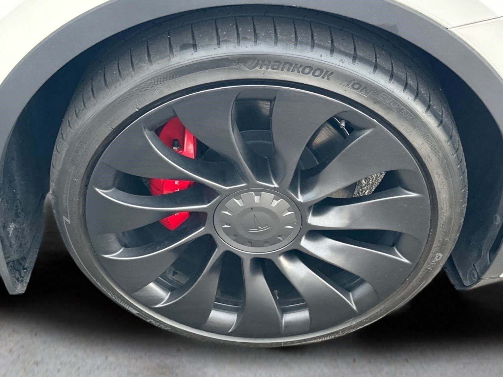 Used 2022 Pearl White Multi-Coat Tesla Performance image 9
