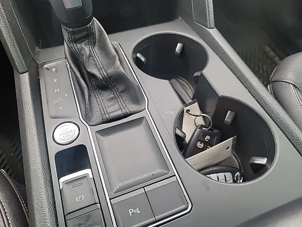 Used 2020 Gray Volkswagen 3.6L V6 SE w/Technology image 19
