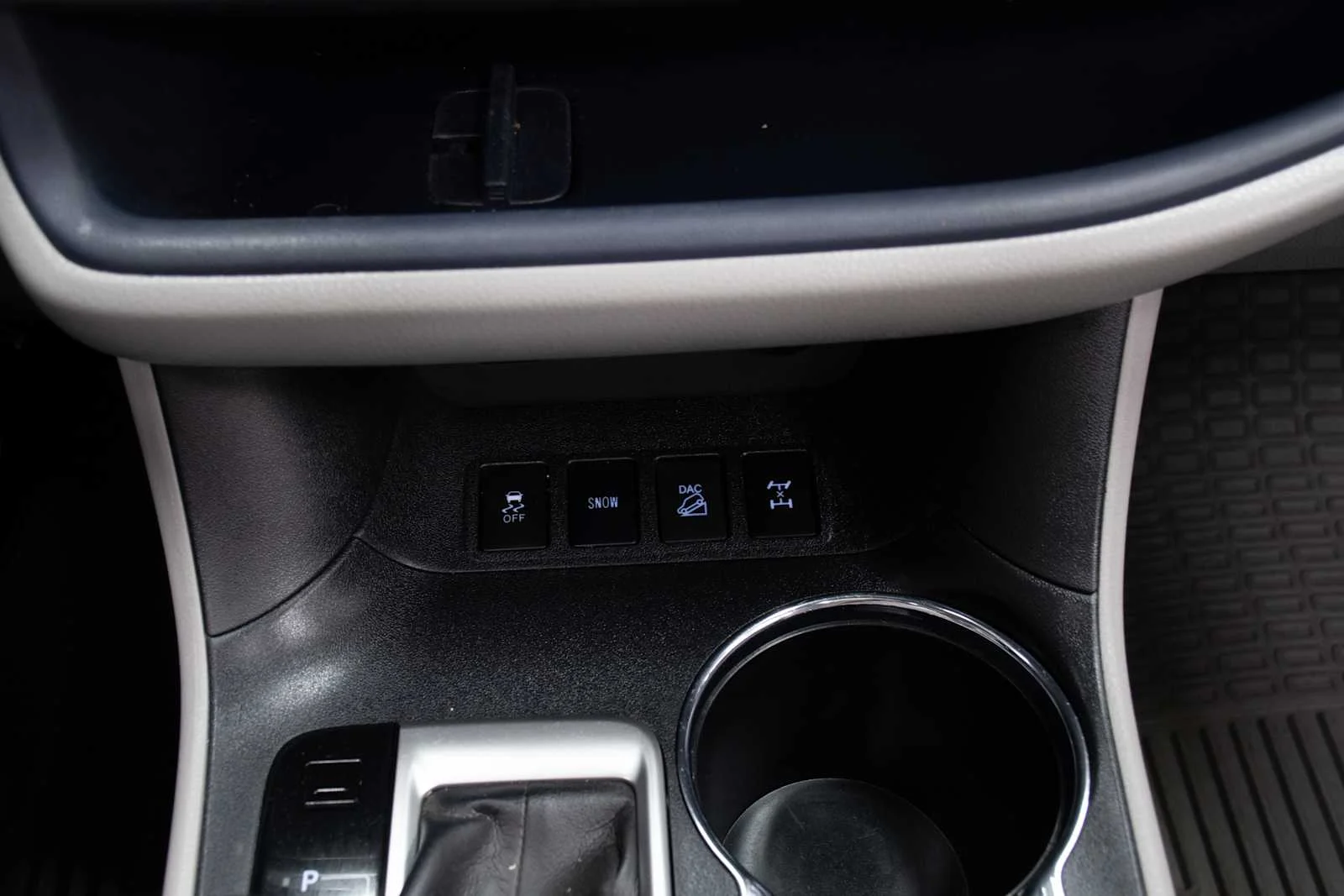 Used 2019 Blizzard Pearl Toyota XLE image 18