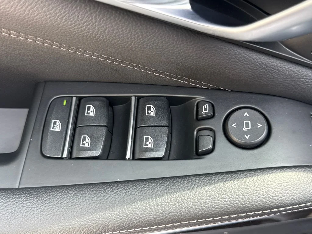 Used 2019 Gray Metallic BMW xDrive40i image 14