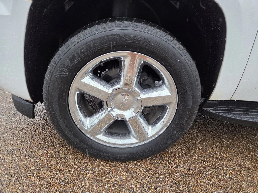 Used 2014 White Chevrolet LTZ image 32