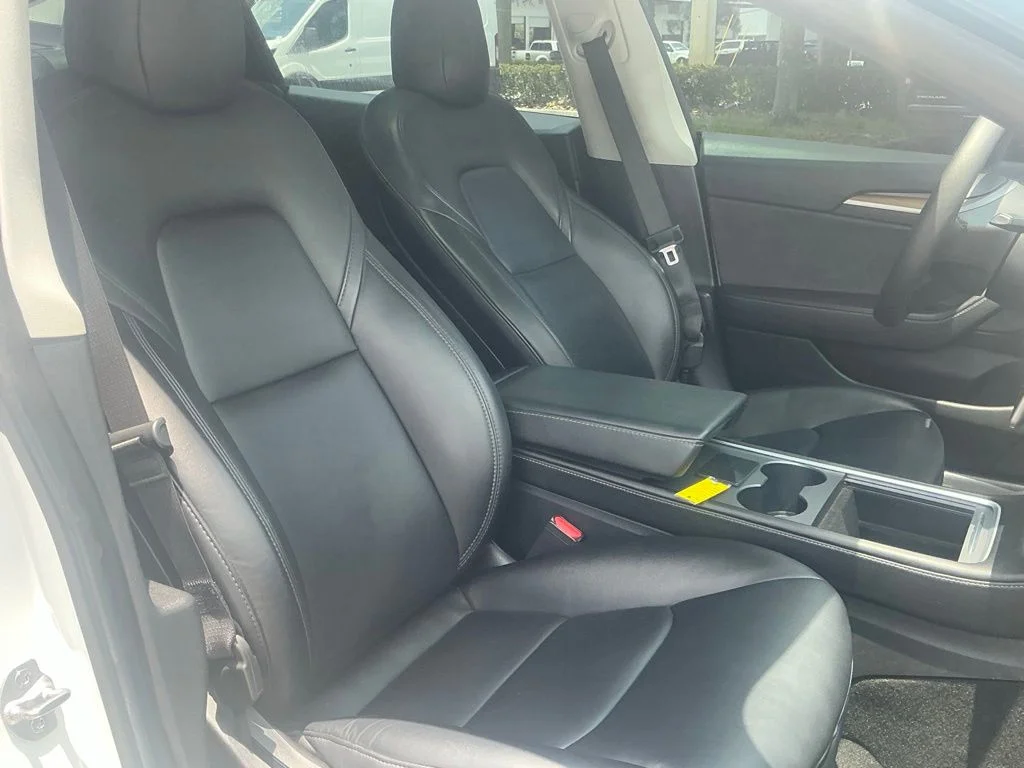 Used 2021  Tesla Standard Range Plus image 21