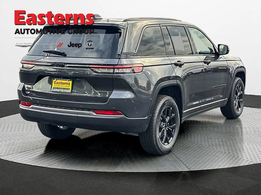 New 2026 Baltic Gray Metallic Clear-Coat Exterior Paint Jeep Altitude image 6